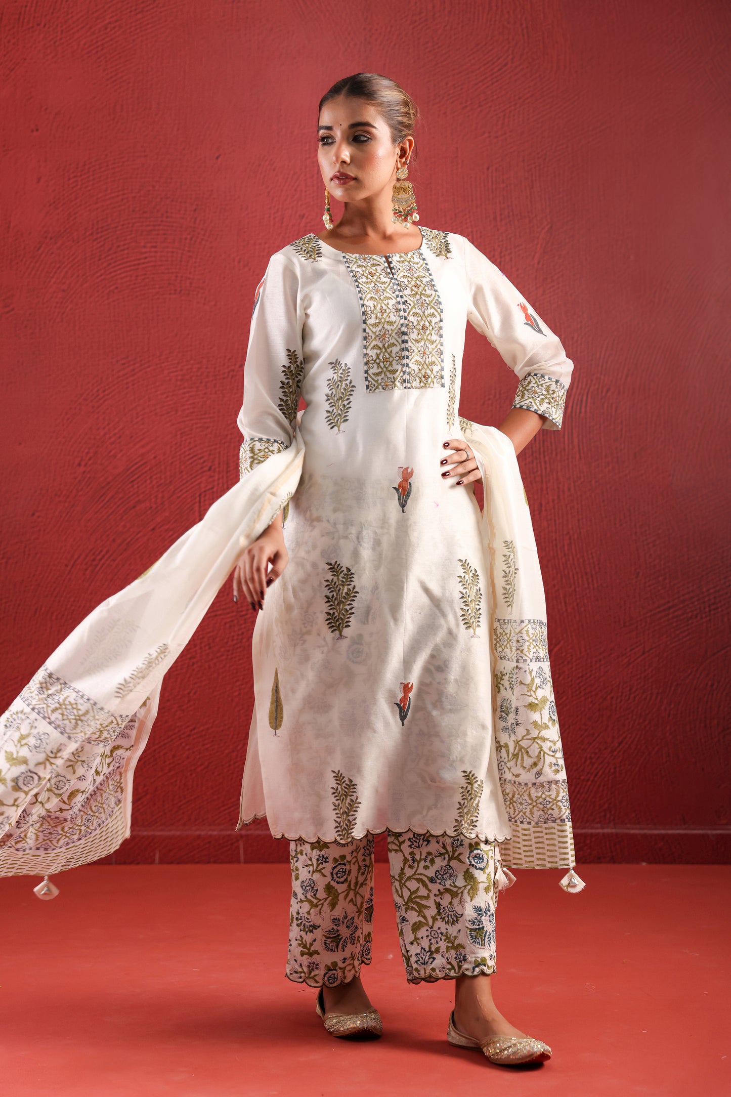 WHITE PURE CHANDARI STRAIGHT LINE SUIT