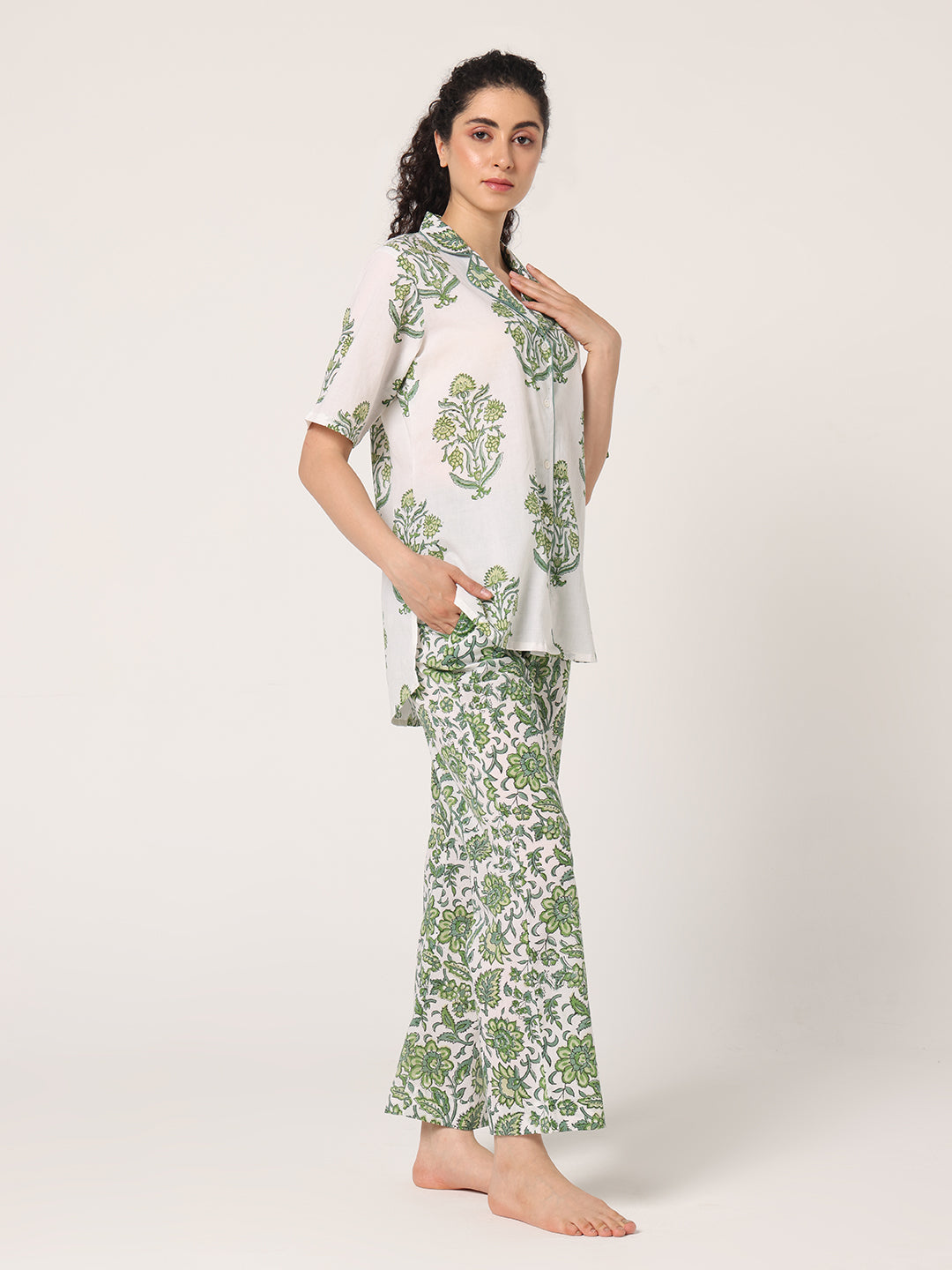 GREEN- WHITE FULL NIGHT SUIT