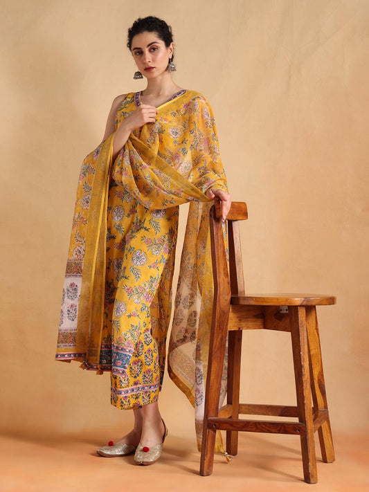 YELLOW SLEEVE LESS SUIT