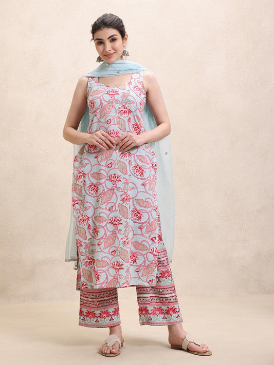 BLUE PINK SLEEVELESS SUIT