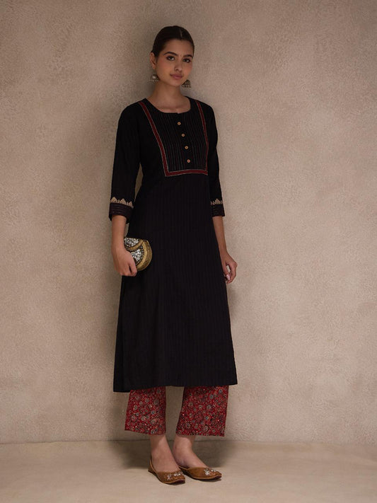 Black Solid Suit (Red Ajrak)