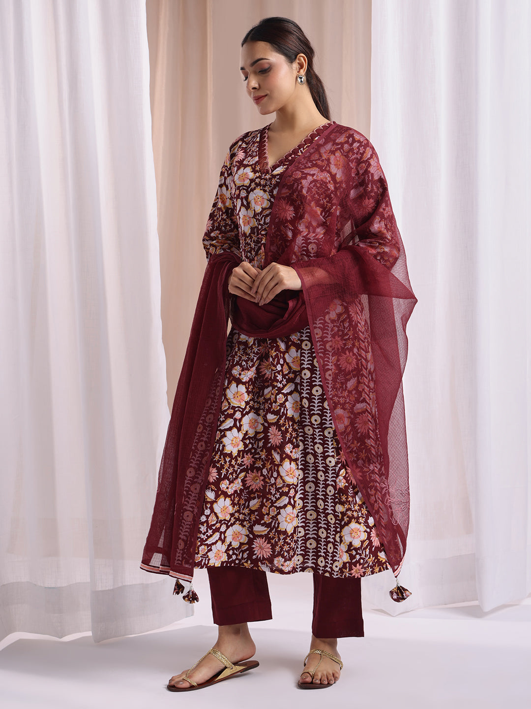 Maroon hand block printed kurta with plain pant and doriya dupatta