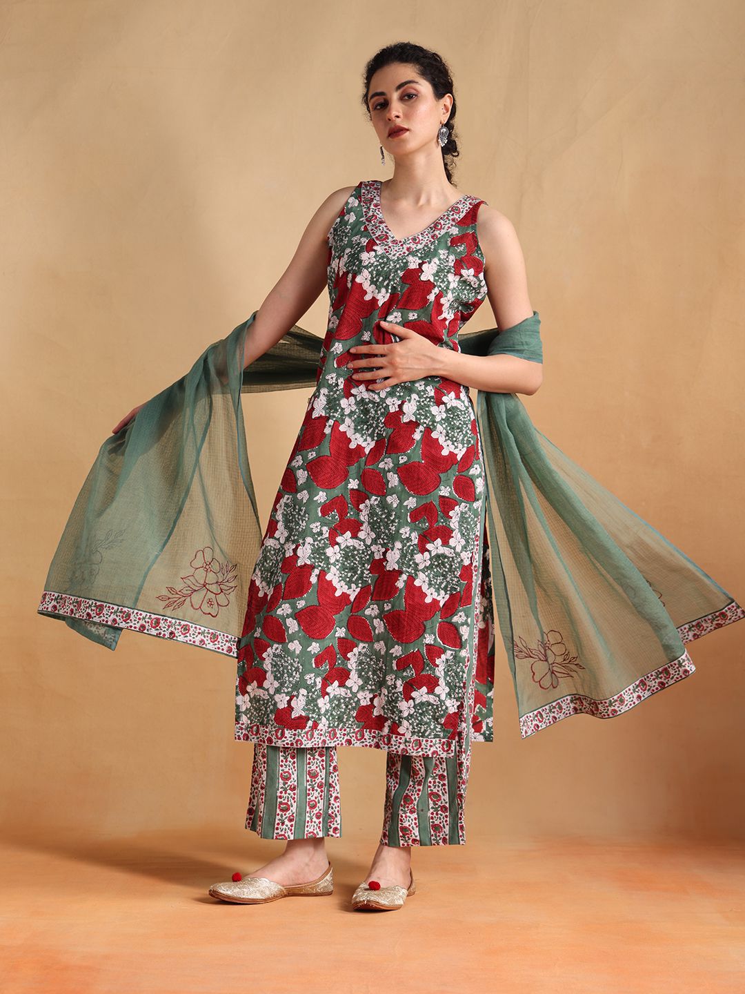 DARK-GREEN SLEEVELESS SUIT