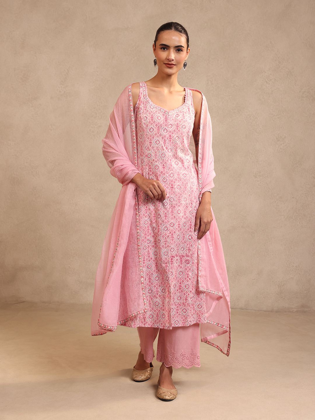 PINK SLEEVE-LESS SUIT