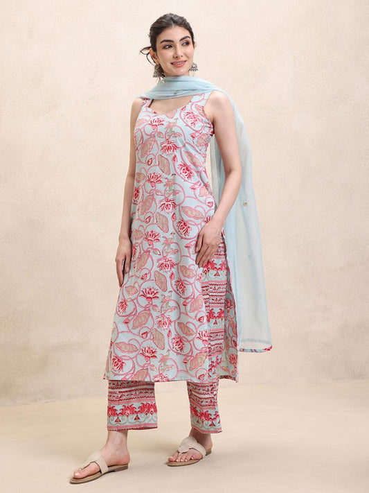 BLUE PINK SLEEVELESS SUIT