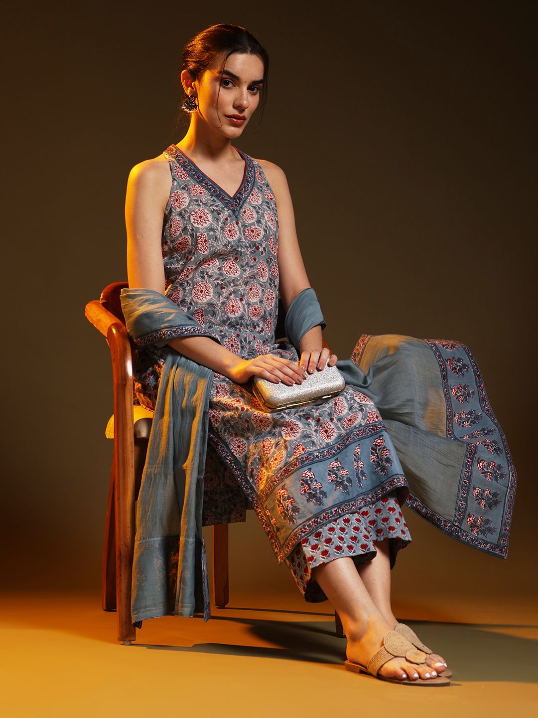 Dark Grey Sleeve-less Suit