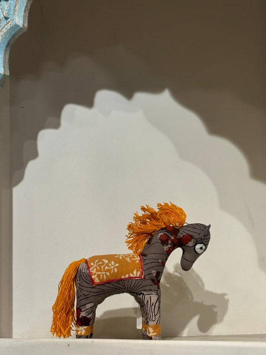 Horse Show-Piece