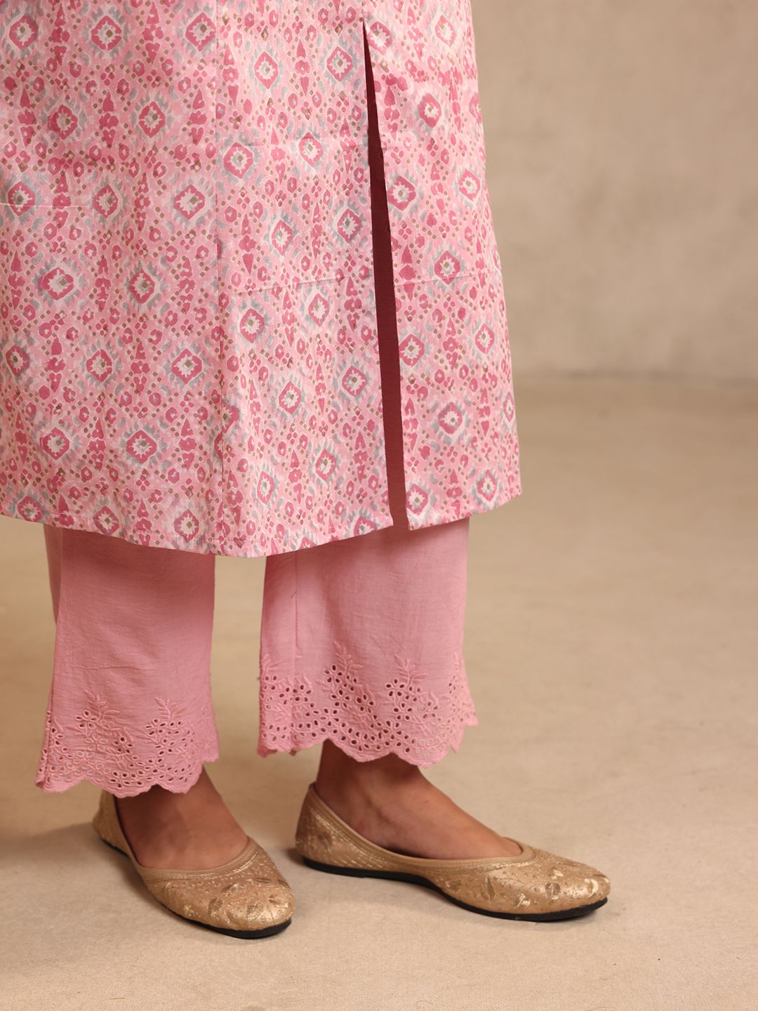 PINK SLEEVE-LESS SUIT